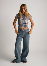 Load image into Gallery viewer, Weekday Tee
