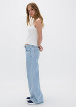 Load image into Gallery viewer, Baggy Low Rise Jeans
