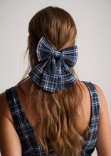 Load image into Gallery viewer, Oversized Bow Clip

