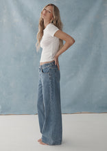 Load image into Gallery viewer, Baggy Low Rise Jeans
