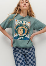 Load image into Gallery viewer, Ocean Sun Billie Tee
