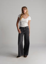 Load image into Gallery viewer, Baggy Low Rise Jeans
