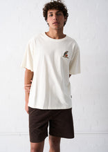 Load image into Gallery viewer, MTShirt Larry; Handle Tea
