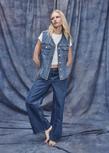 Load image into Gallery viewer, Baggy Low Rise Jeans
