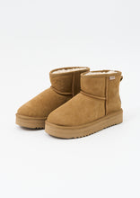 Load image into Gallery viewer, Platform Cosy Boots
