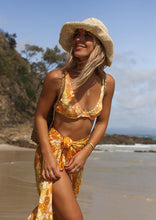 Load image into Gallery viewer, Beach Sarong
