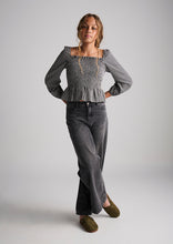 Load image into Gallery viewer, Baggy Low Rise Jeans
