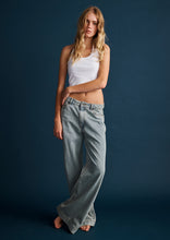Load image into Gallery viewer, Super Wide Jeans
