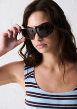 Load image into Gallery viewer, Jenna Sunglasses
