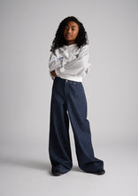Load image into Gallery viewer, Baggy Low Rise Jeans
