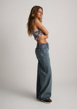 Load image into Gallery viewer, Baggy Low Rise Jeans
