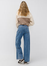 Load image into Gallery viewer, Baggy Low Rise Jeans
