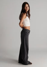 Load image into Gallery viewer, Baggy Low Rise Jeans
