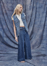 Load image into Gallery viewer, Baggy Low Rise Jeans
