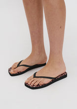 Load image into Gallery viewer, Square Toe Thongs
