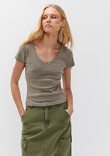 Load image into Gallery viewer, Pippy Tee

