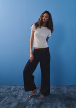 Load image into Gallery viewer, Baggy Low Rise Jeans
