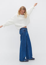 Load image into Gallery viewer, Baggy Low Rise Jeans
