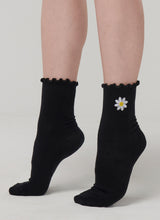 Load image into Gallery viewer, Frill Socks
