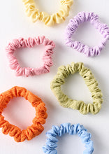 Load image into Gallery viewer, Scrunchies
