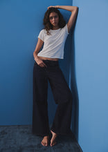 Load image into Gallery viewer, Baggy Low Rise Jeans
