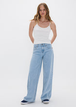 Load image into Gallery viewer, Baggy Low Rise Jeans
