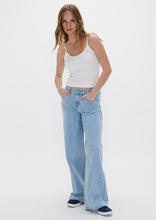 Load image into Gallery viewer, Baggy Low Rise Jeans
