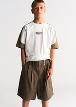 Load image into Gallery viewer, Pleated Herringbone Shorts
