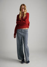 Load image into Gallery viewer, Baggy Low Rise Jeans
