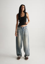 Load image into Gallery viewer, Bonnie Barrel Jeans
