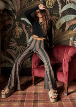 Load image into Gallery viewer, Farrah Flares
