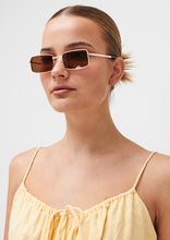 Load image into Gallery viewer, Darcy Sunglasses
