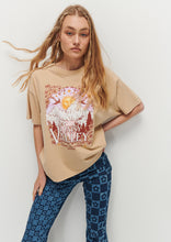 Load image into Gallery viewer, Daisy Valley Thrift Tee
