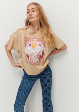 Load image into Gallery viewer, Daisy Valley Thrift Tee
