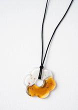 Load image into Gallery viewer, Glass Flower Necklace
